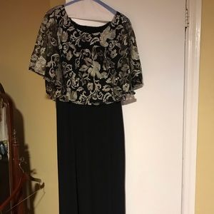 Long dress. Length is perfect for 5’3”